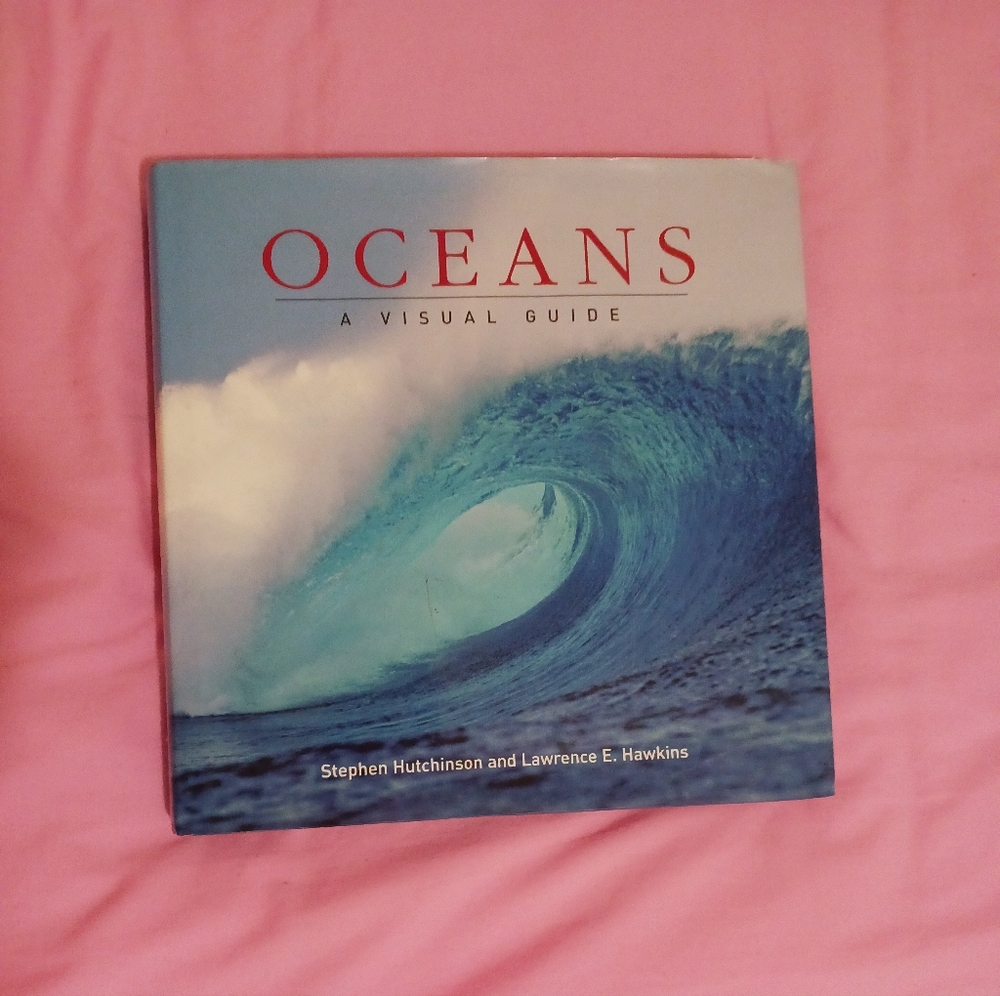 Oceans: A Visual Guide Book